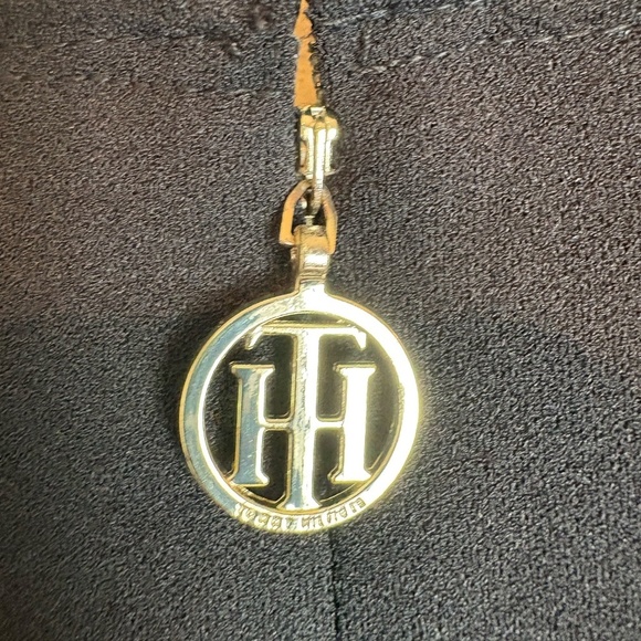 Tommy Hilfiger Black Long Sleeve V-Neck Jumpsuit with Chain Detail; Size 2 - Picture 9 of 13